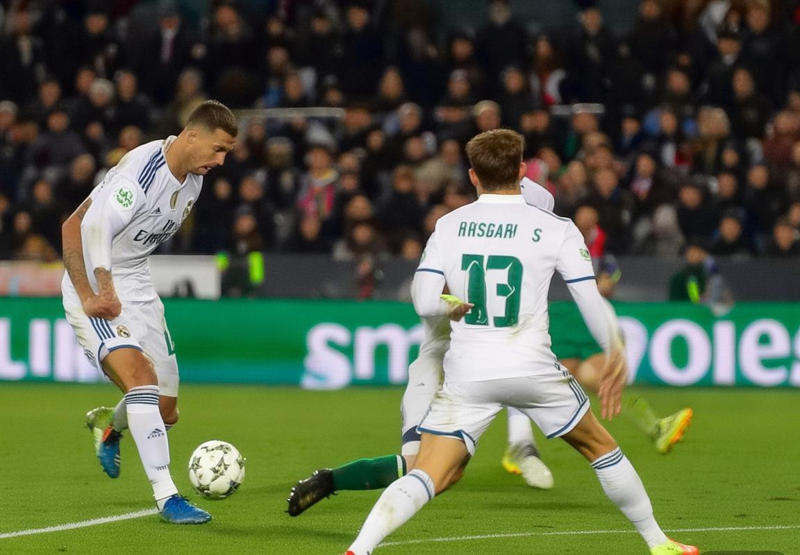 欧冠小组赛：阿森纳强势领跑，皇家马德里意外翻车，死亡之组悬念四起